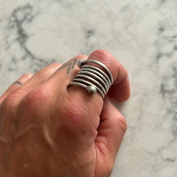 Modern silver ring - Picture 3 of 5